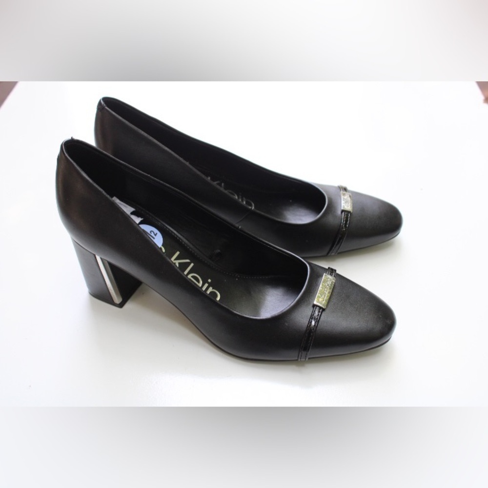 Calvin Klein Unesta pumps